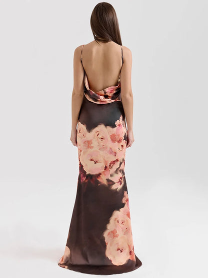 Vestido Maxi Floral em Cetim Nuudi Store – Estampa Floral, Decote em V, Alças Finas e Costas Abertas